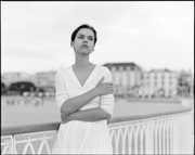 Frédéric Lavilotte-Rolle Photographe Bordeaux - Blog post: Alexandra - Portrait extérieur moyen format argentique noir et blanc