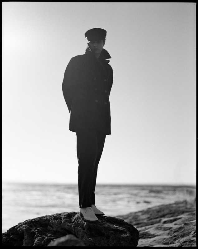 Frédéric Lavilotte-Rolle Photographe Bordeaux - Portfolio: Portraits argentiques - Portrait mode extérieur moyen format argentique noir et blanc
