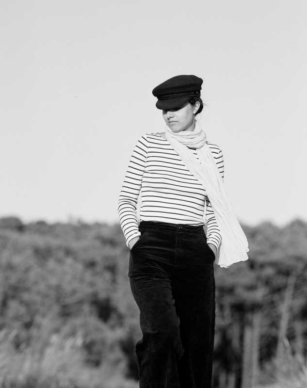 Frédéric Lavilotte-Rolle Photographe Bordeaux - Portfolio: Portraits argentiques - Portarit extérieur mode noir et blanc moyen format argentique