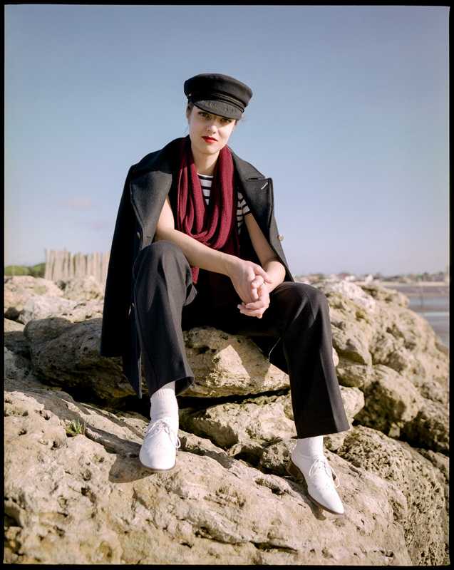 Frédéric Lavilotte-Rolle Photographe Bordeaux - Portfolio: Mode - Portrait mode extérieur moyen format argentique couleur