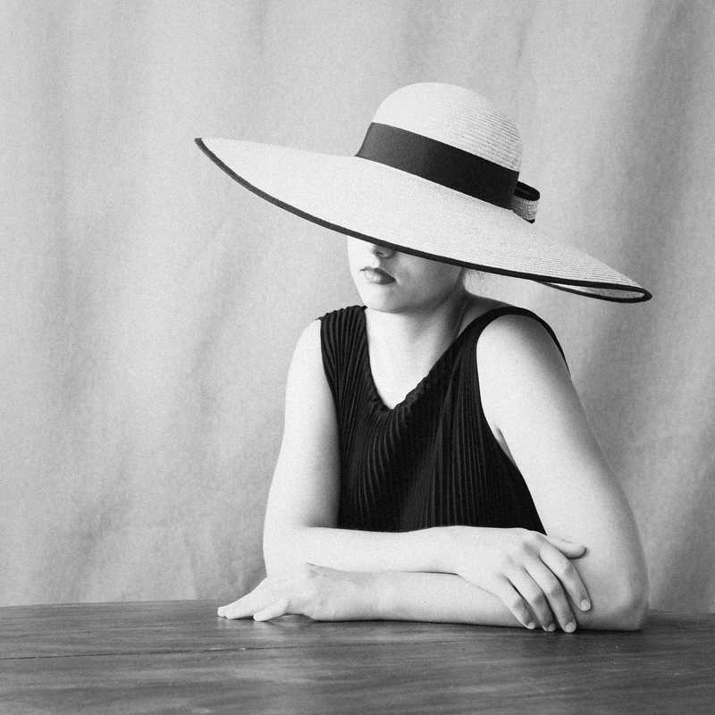 Frédéric Lavilotte-Rolle Photographe Bordeaux - Portfolio: Mode - Portrait mode studio noir et blanc
