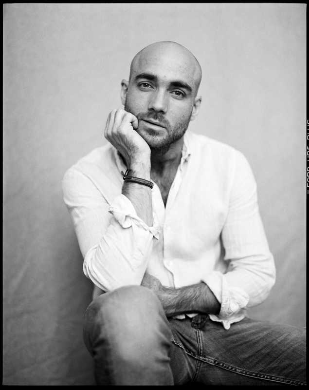 Frédéric Lavilotte-Rolle Photographe Bordeaux - Portfolio: Portraits studio - Portrait studio comédien moyen format argentique noir et blanc