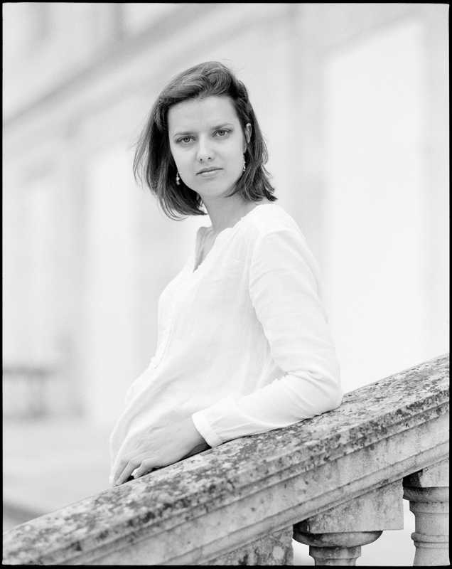 Frédéric Lavilotte-Rolle Photographe Bordeaux - Portfolio: Portraits argentiques - Portrait extréieur mode moyen format argentique noir et blanc